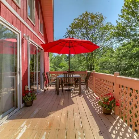 Beautiful Chalet With Hot Tub & Sauna In Poconos Long Pond Extérieur photo