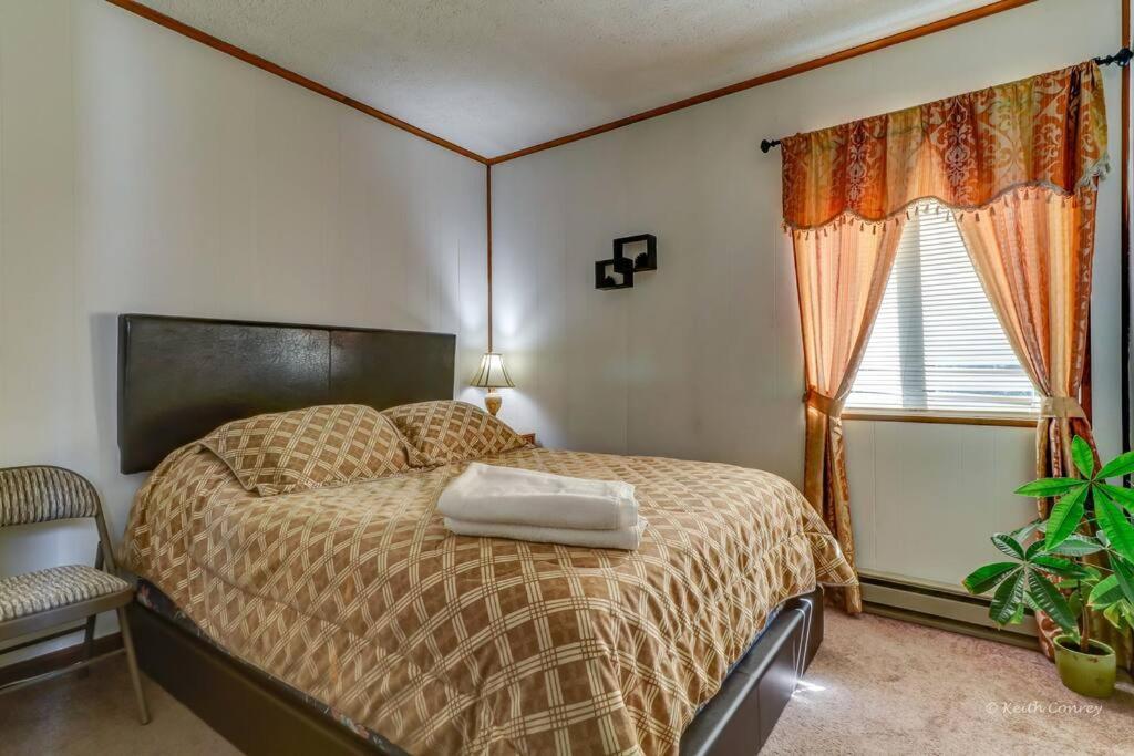Beautiful With Hot Tub & Sauna In Poconos * Long Pond