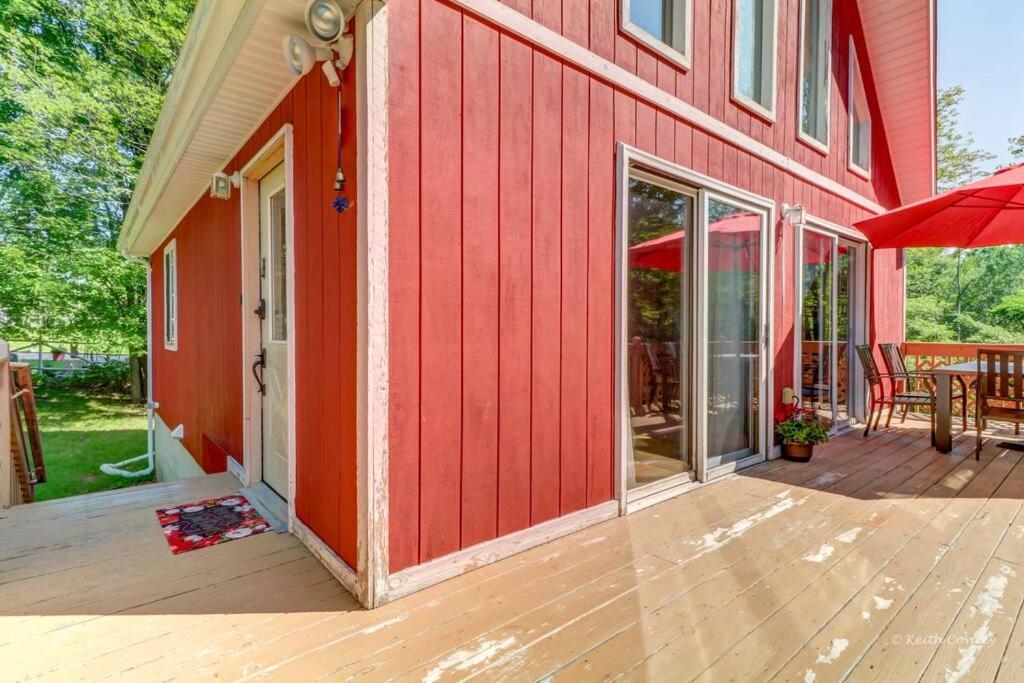 Chalet Beautiful With Hot Tub & Sauna In Poconos Long Pond